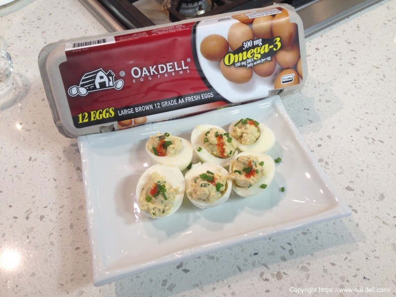 Deviled Eggs with Sriracha Sauce